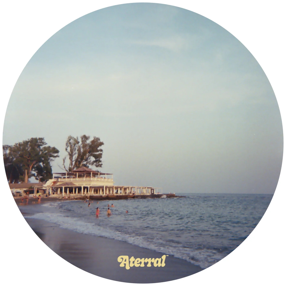 Cuatro 1000x1000.jpg